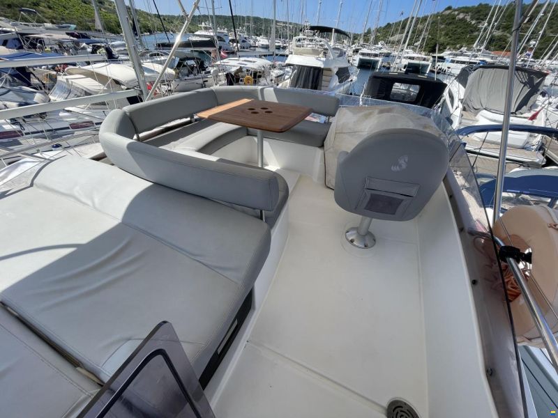 Beneteau Antares 42