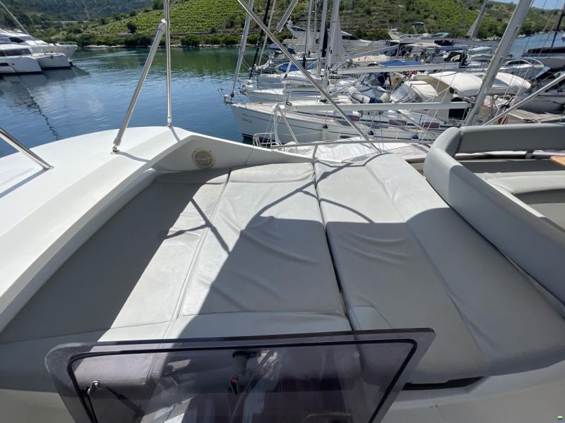 Beneteau Antares 42