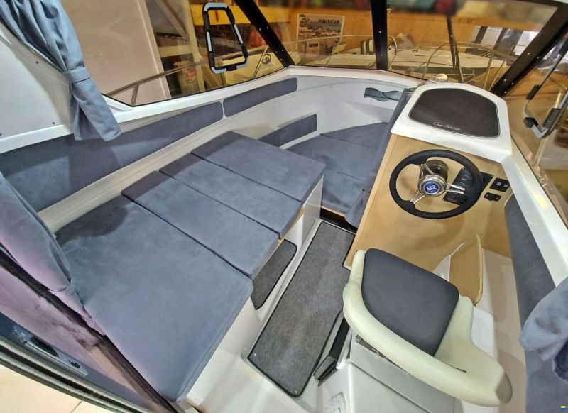 B2 Marine Cap Ferret 722 TC - Mercury 150 EFI