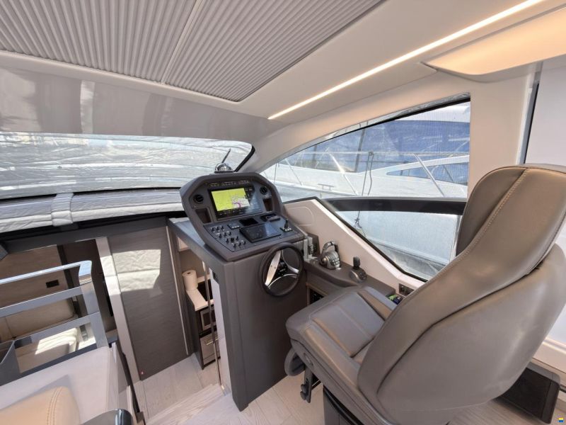 Pershing 5X