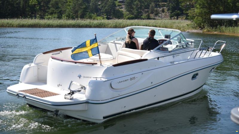 JEANNEAU MOTORBÅT LEADER 805