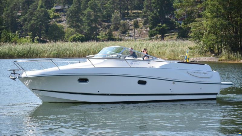 JEANNEAU MOTORB&Aring;T LEADER 805