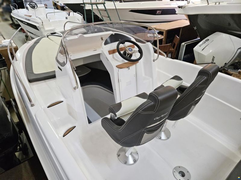 B2 Marine Cap Ferret 552 Sun Deck - Mercury 115 EF
