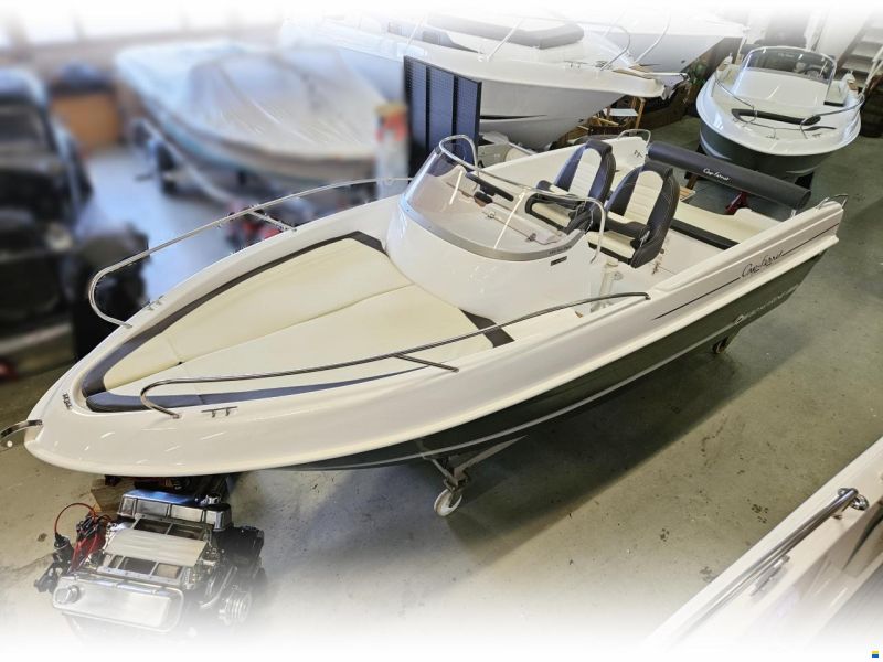 B2 Marine Cap Ferret 552 Sun Deck