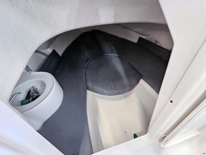 B2 Marine Cap Ferret 552 Sun Deck