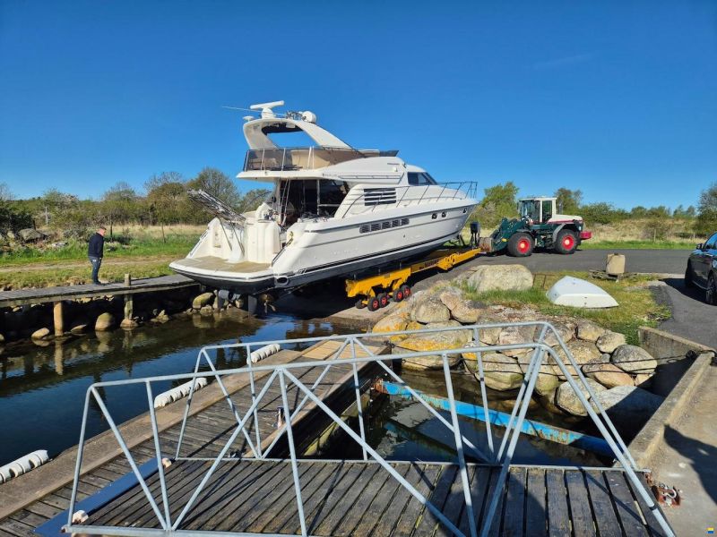 Fairline Squadron 59