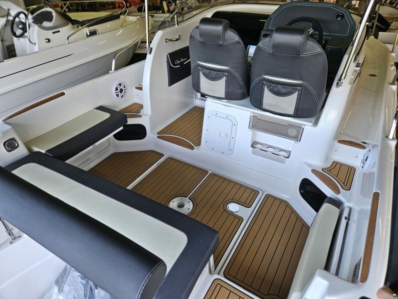 B2 Marine Cap Ferret 752 Cruiser