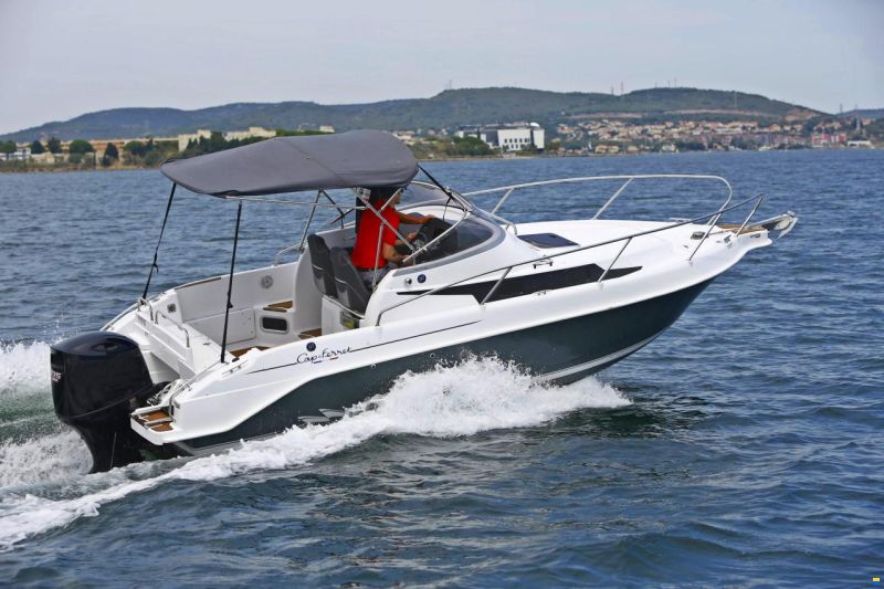 B2 Marine Cap Ferret 752 Cruiser