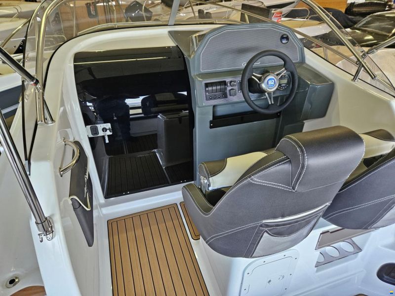 B2 Marine Cap Ferret 752 Cruiser