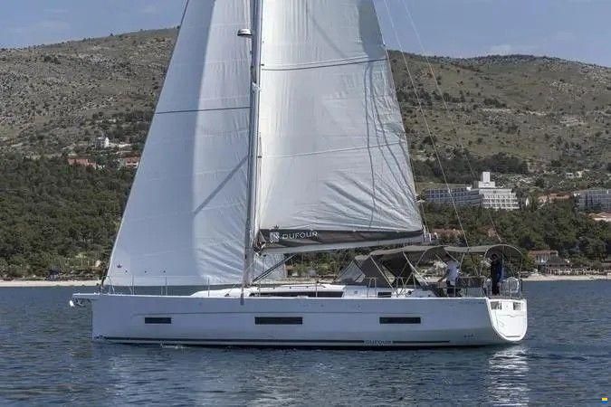 Dufour 530