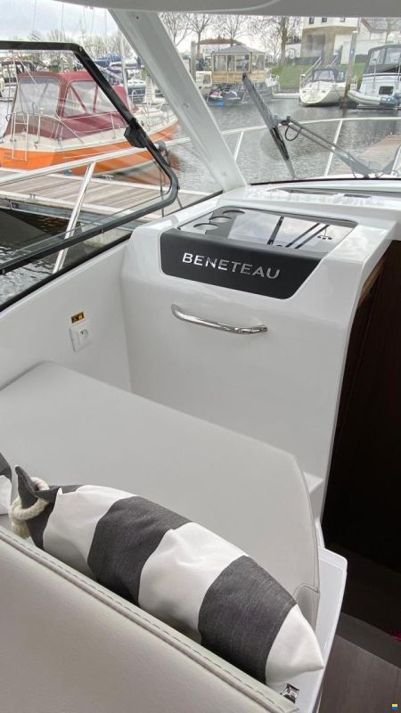 Beneteau Antares 9 OB