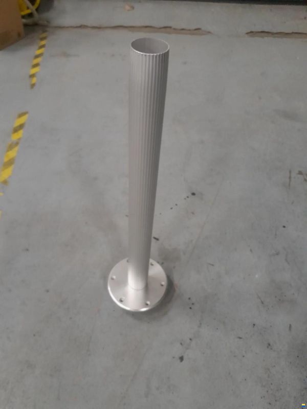 Table pour bateau avec socle et tube