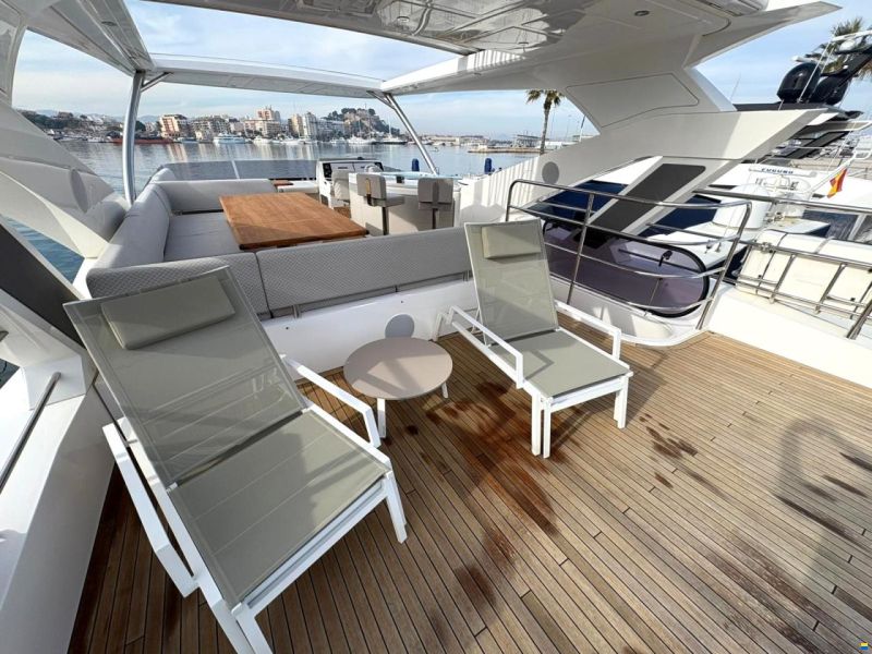 Sunseeker 76 Yacht