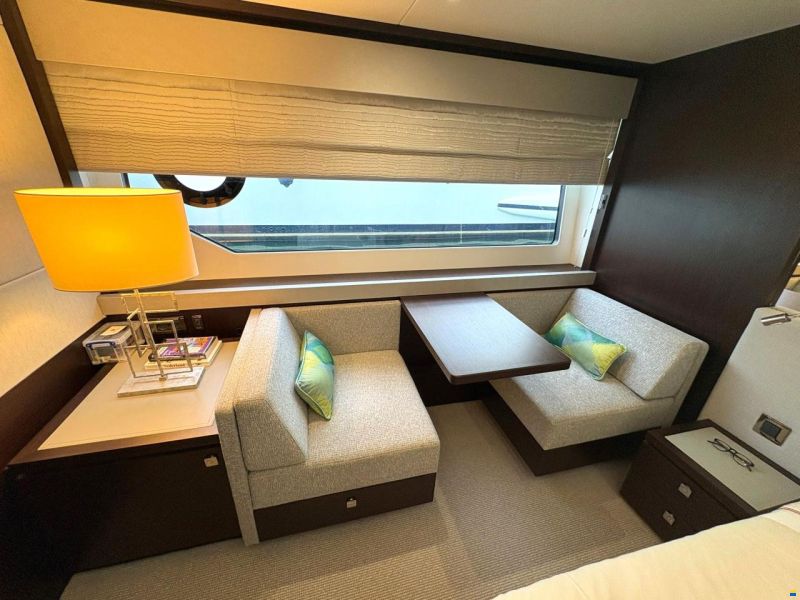 Sunseeker 76 Yacht