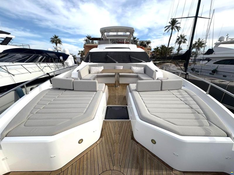Sunseeker 76 Yacht