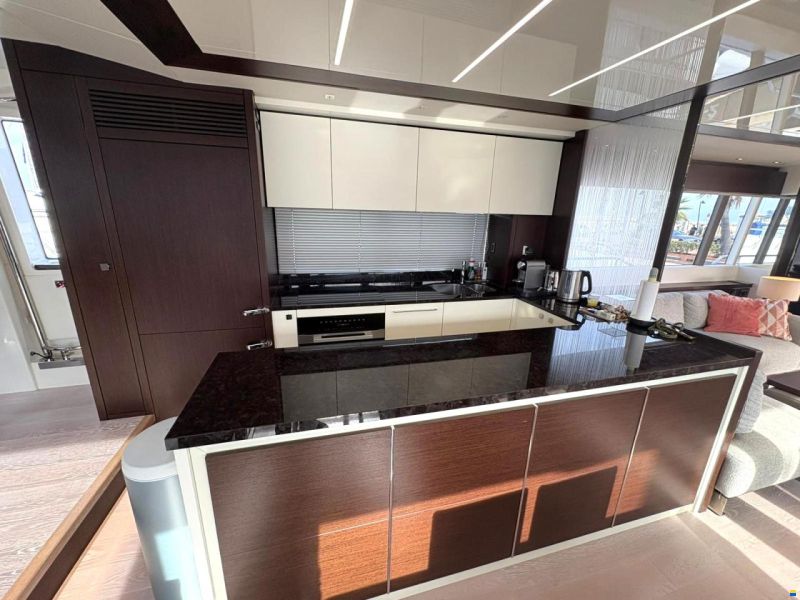 Sunseeker 76 Yacht