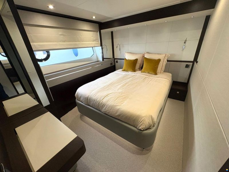 Sunseeker 76 Yacht