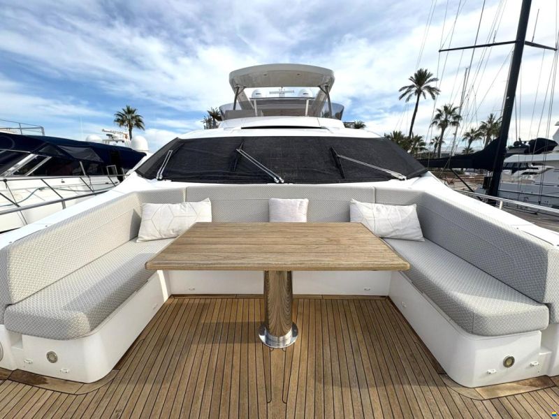 Sunseeker 76 Yacht