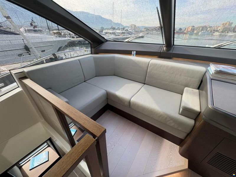 Sunseeker 76 Yacht