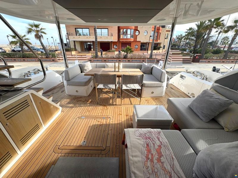 Sunseeker 76 Yacht