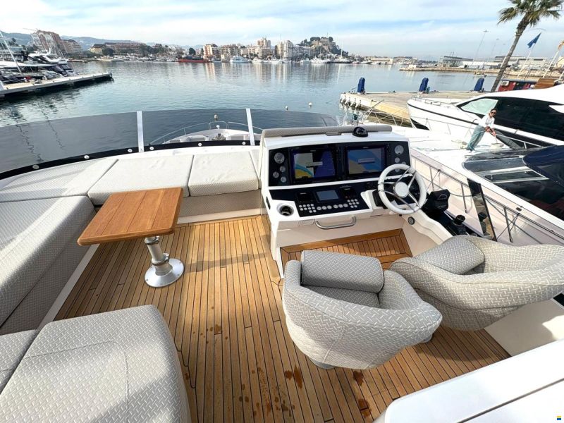 Sunseeker 76 Yacht