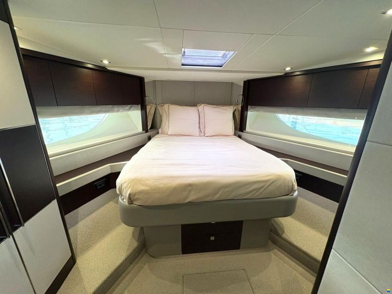 Sunseeker 76 Yacht