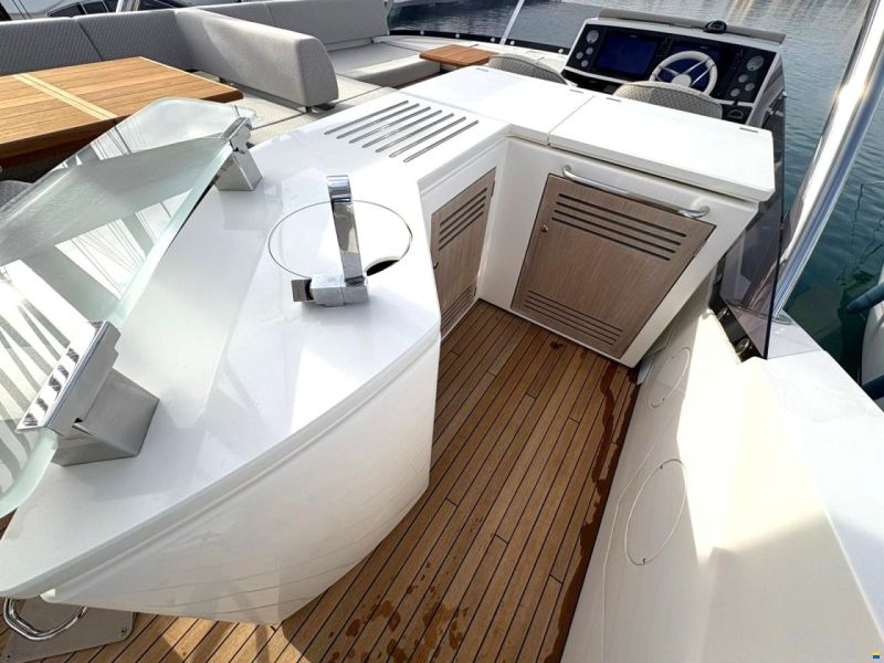 Sunseeker 76 Yacht