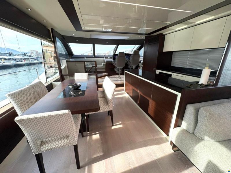 Sunseeker 76 Yacht
