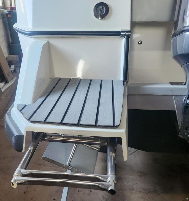 Aqua Royal 680 Cabin