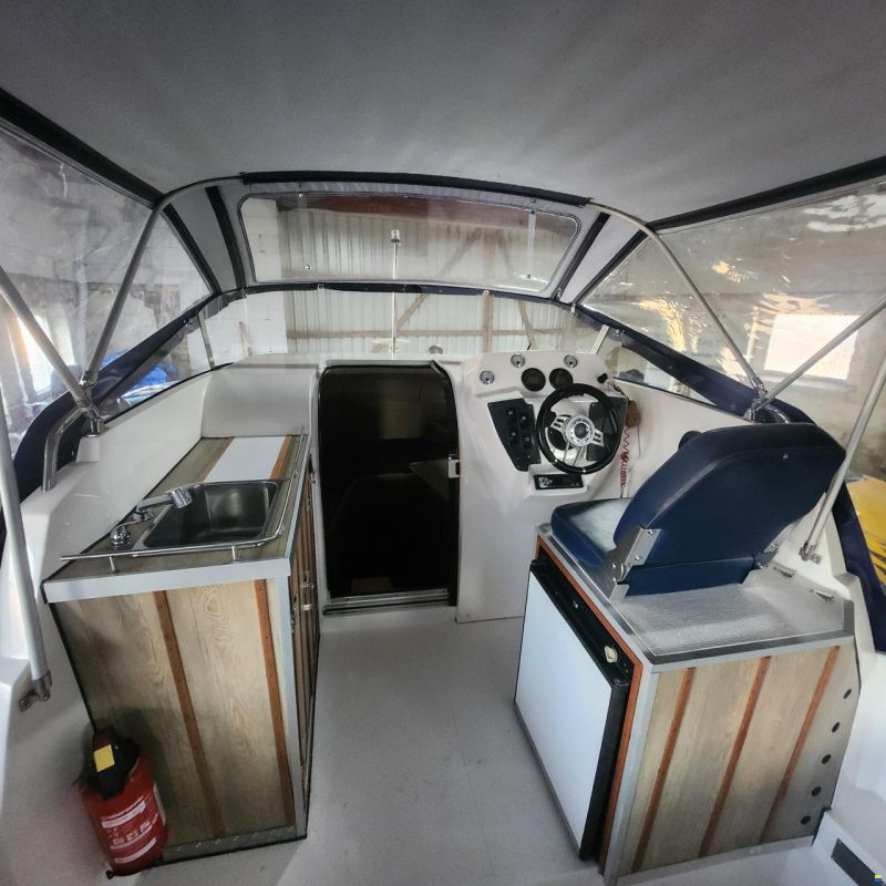 Aqua Royal 680 Cabin