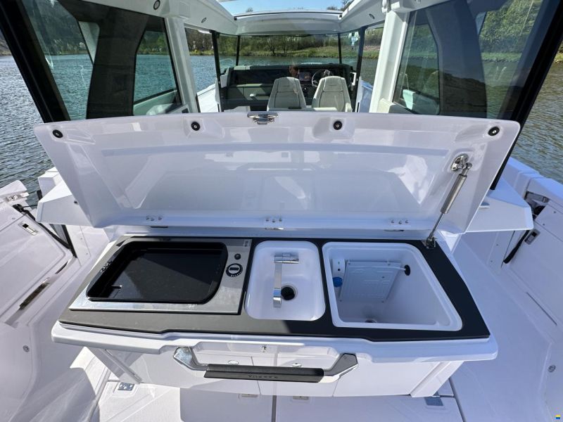 Axopar 38 Cross Cabin
