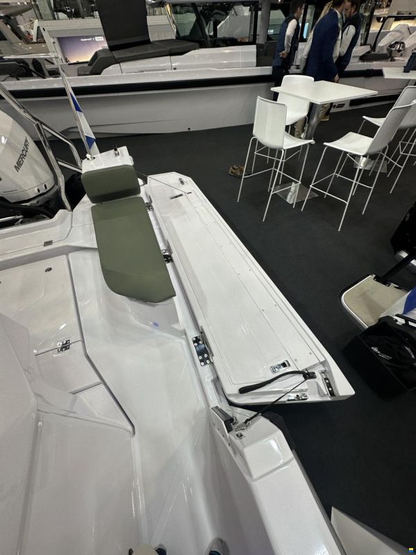 Axopar 38 Cross Cabin