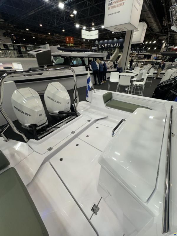 Axopar 38 Cross Cabin