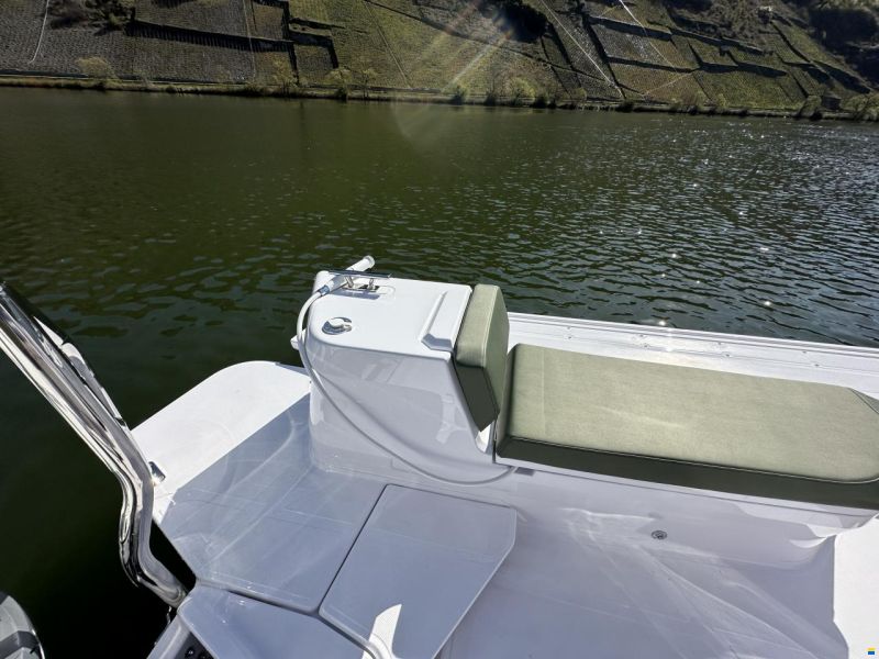 Axopar 38 Cross Cabin