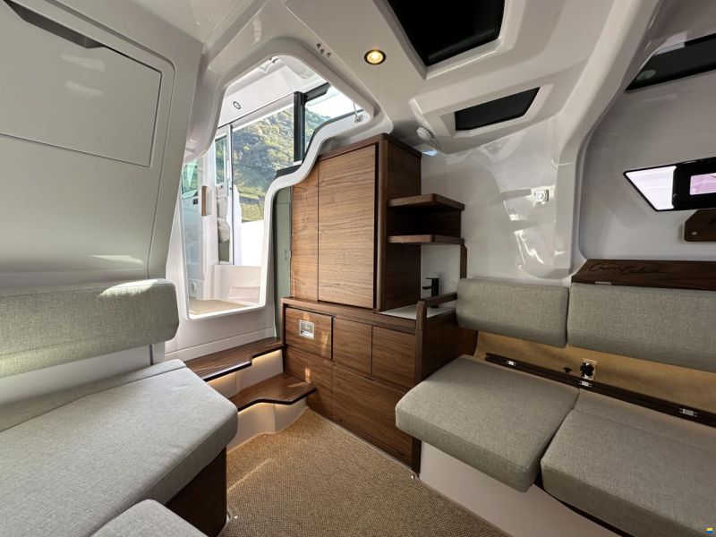 Axopar 38 Cross Cabin