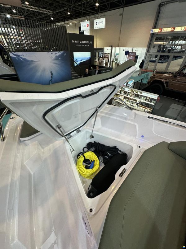 Axopar 38 Cross Cabin