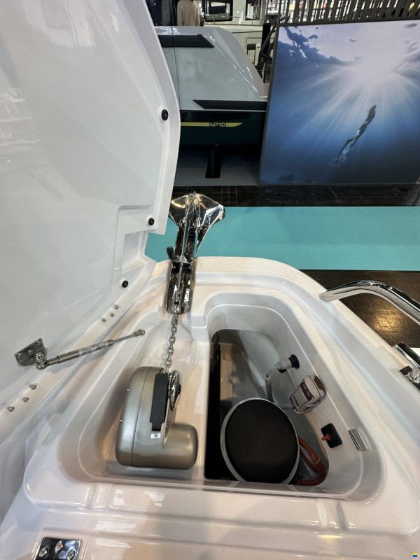 Axopar 38 Cross Cabin