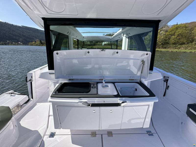 Axopar 38 Cross Cabin
