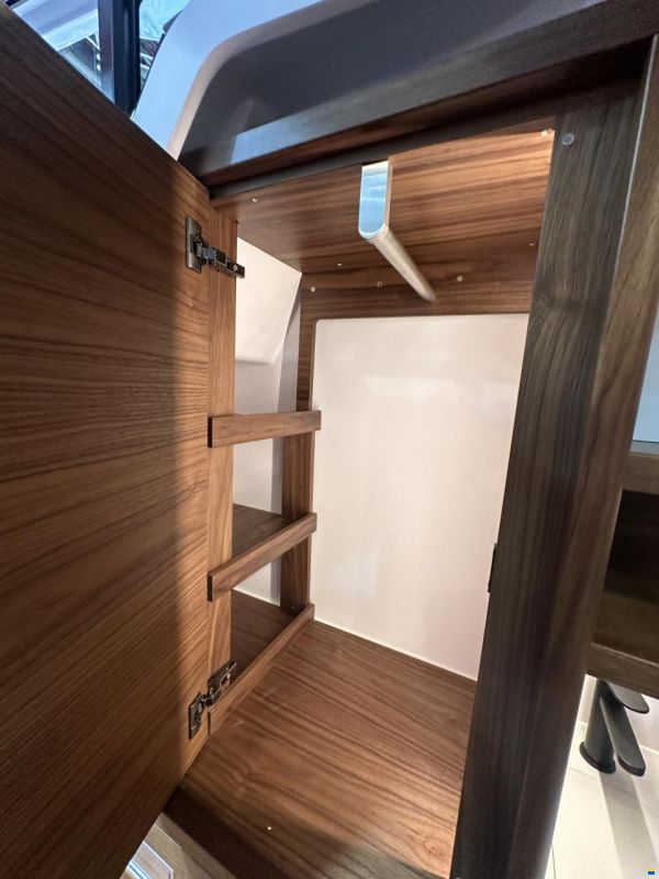 Axopar 38 Cross Cabin