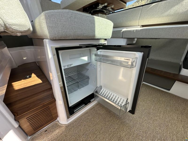 Axopar 38 Cross Cabin