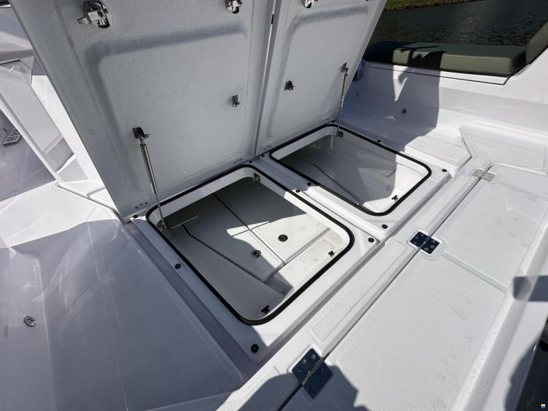 Axopar 38 Cross Cabin