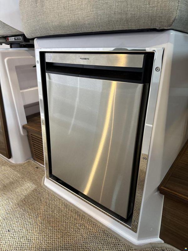 Axopar 38 Cross Cabin