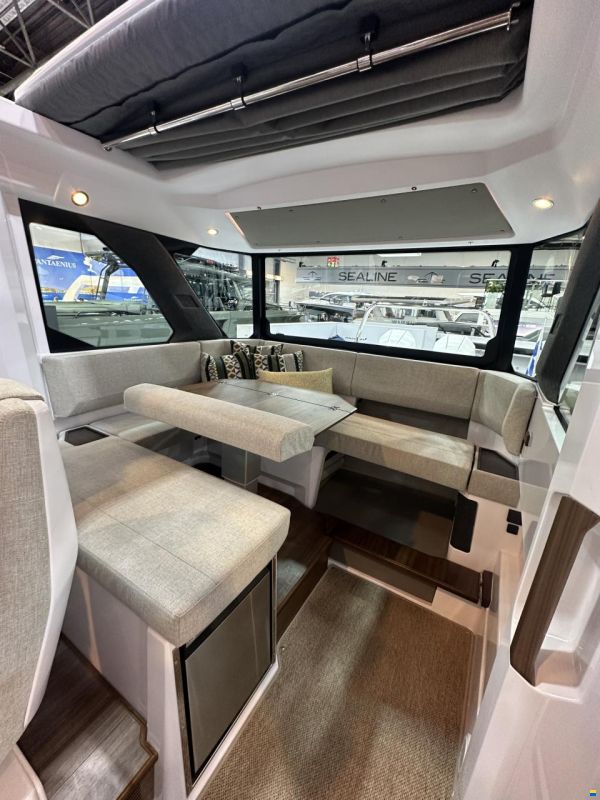 Axopar 38 Cross Cabin