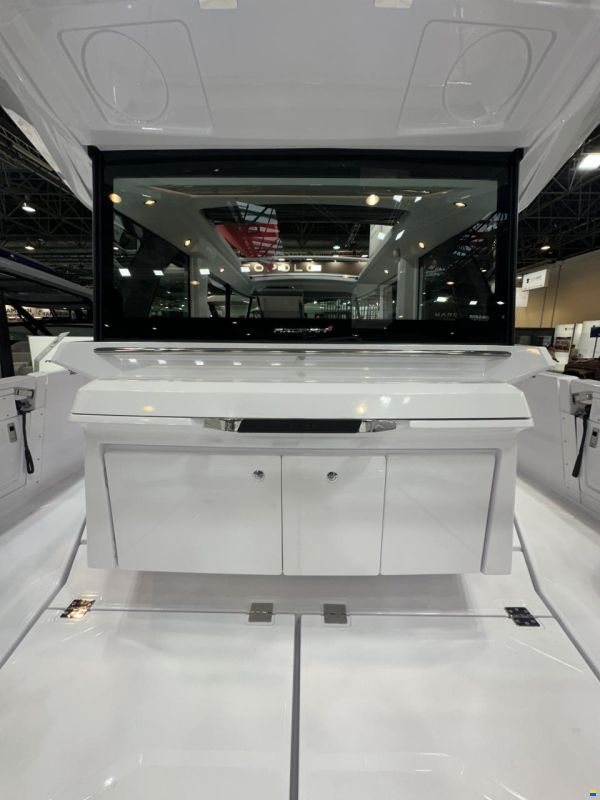 Axopar 38 Cross Cabin