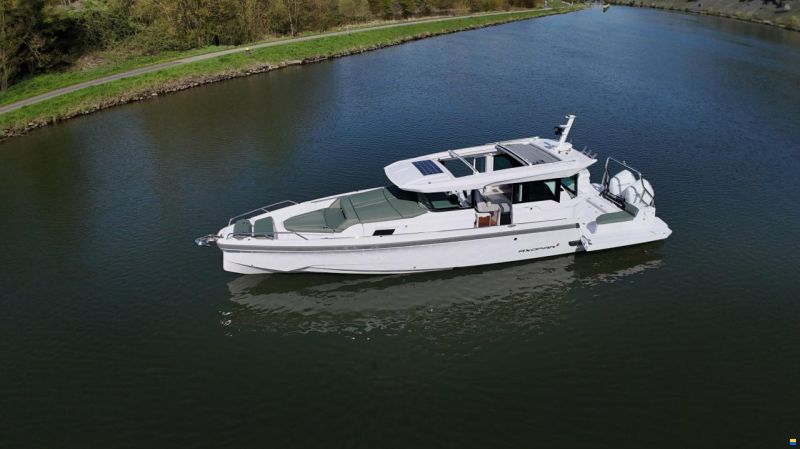 Axopar 38 Cross Cabin