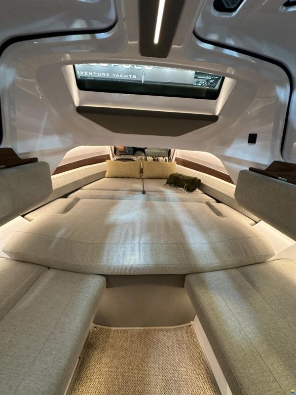 Axopar 38 Cross Cabin