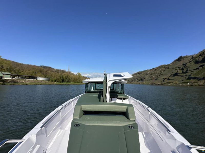 Axopar 38 Cross Cabin