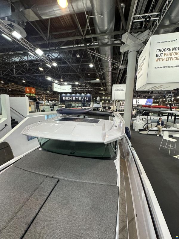 Axopar 38 Cross Cabin