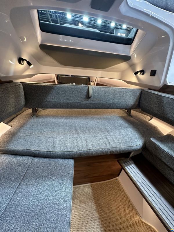 Axopar 38 Cross Cabin