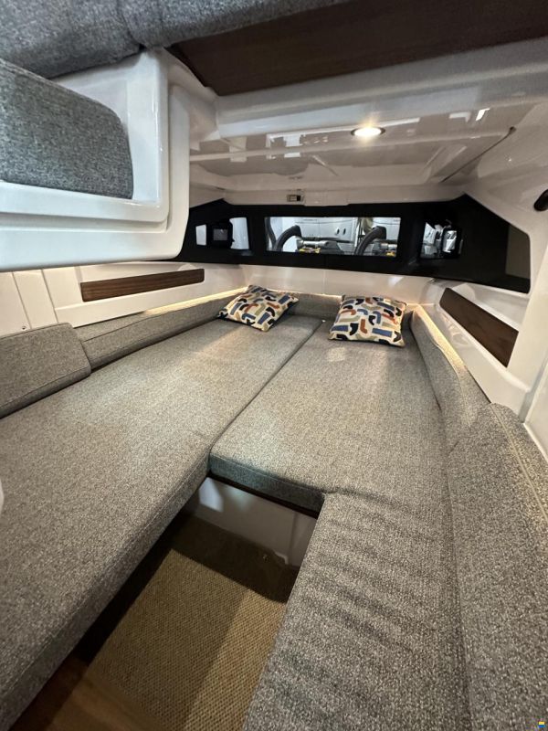 Axopar 38 Cross Cabin